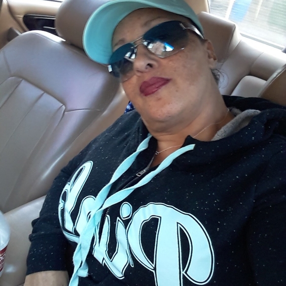 Meet your Posher, Racquel - Picture 4 of 8